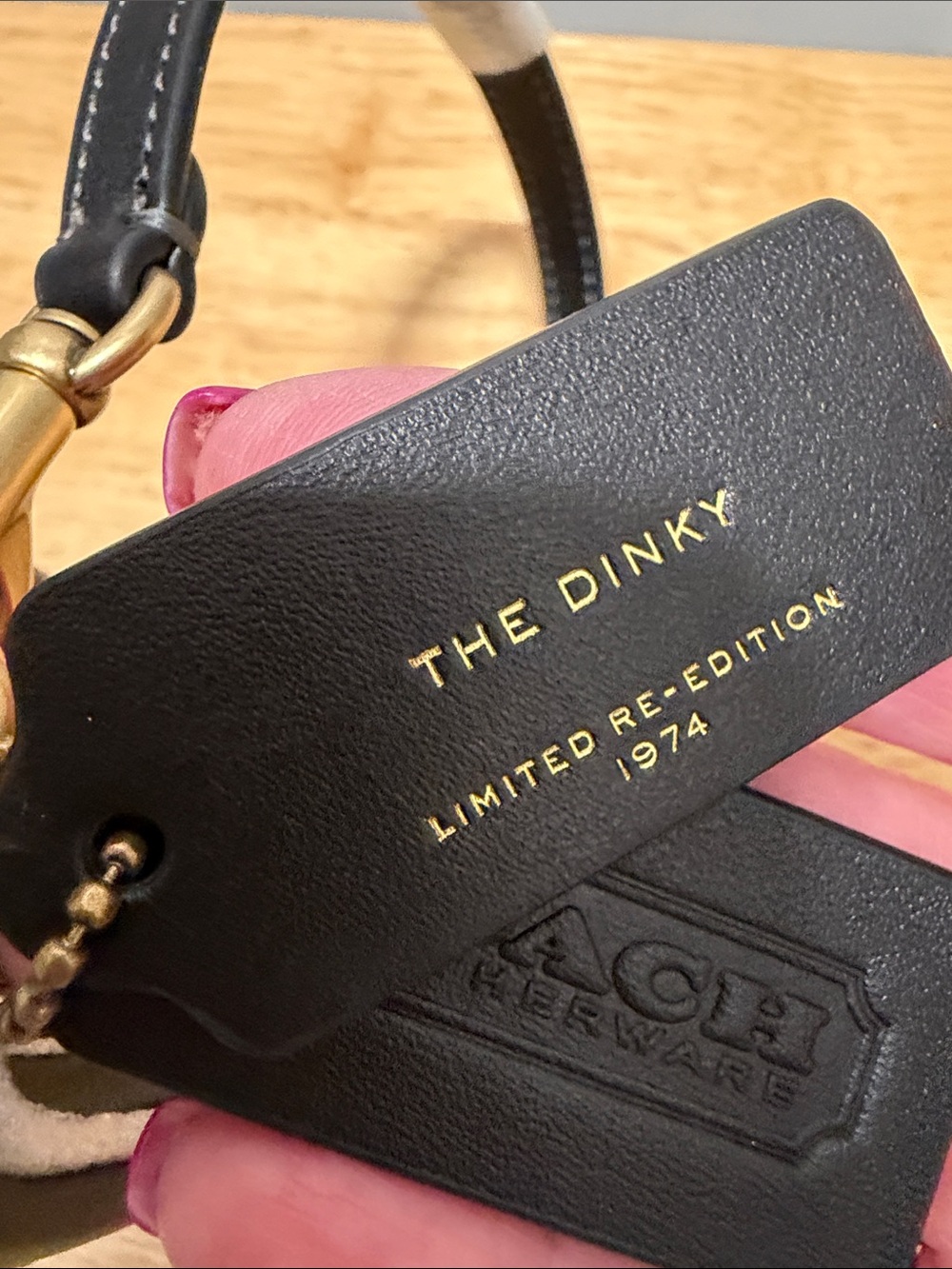 Classic Black Leather Re-edition Dinky Model CW641 - Picture 3 of 3